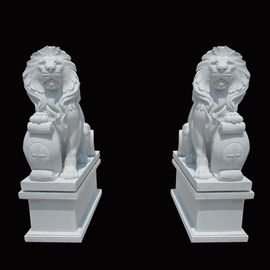 Finissage poli par lion en pierre d'animaux de paires découpé par décor blanc de fonte de jardin