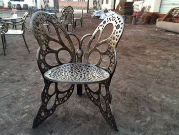 Tableau européen classique de fonte et meubles en aluminium de patio de chaises